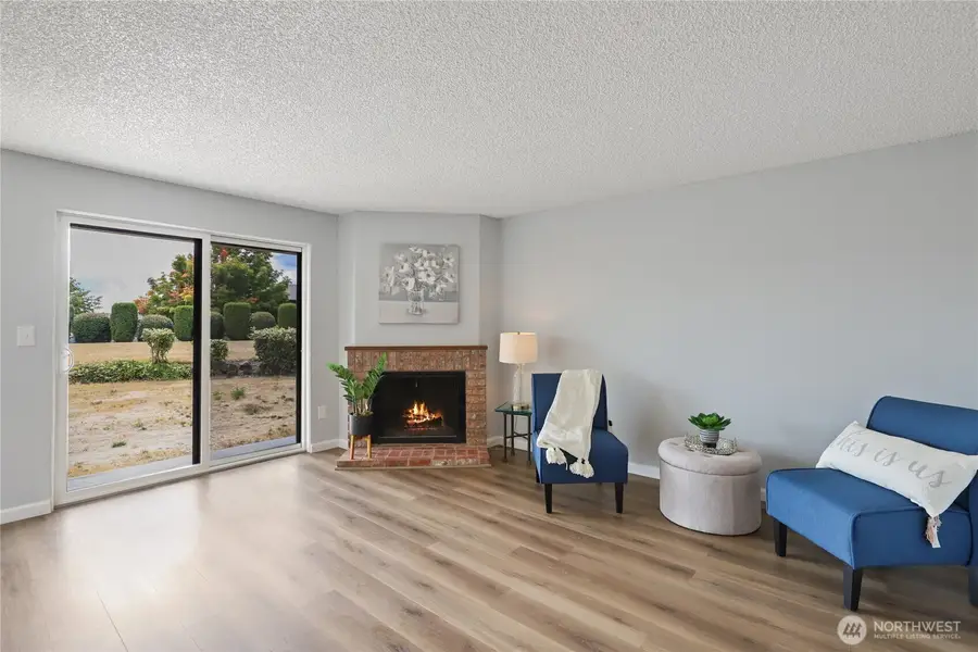 3590 Narrows View Lane Ne #102, Bremerton, WA 98310 - #3