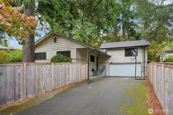 4223 Robin Road W, University Place, WA 98466