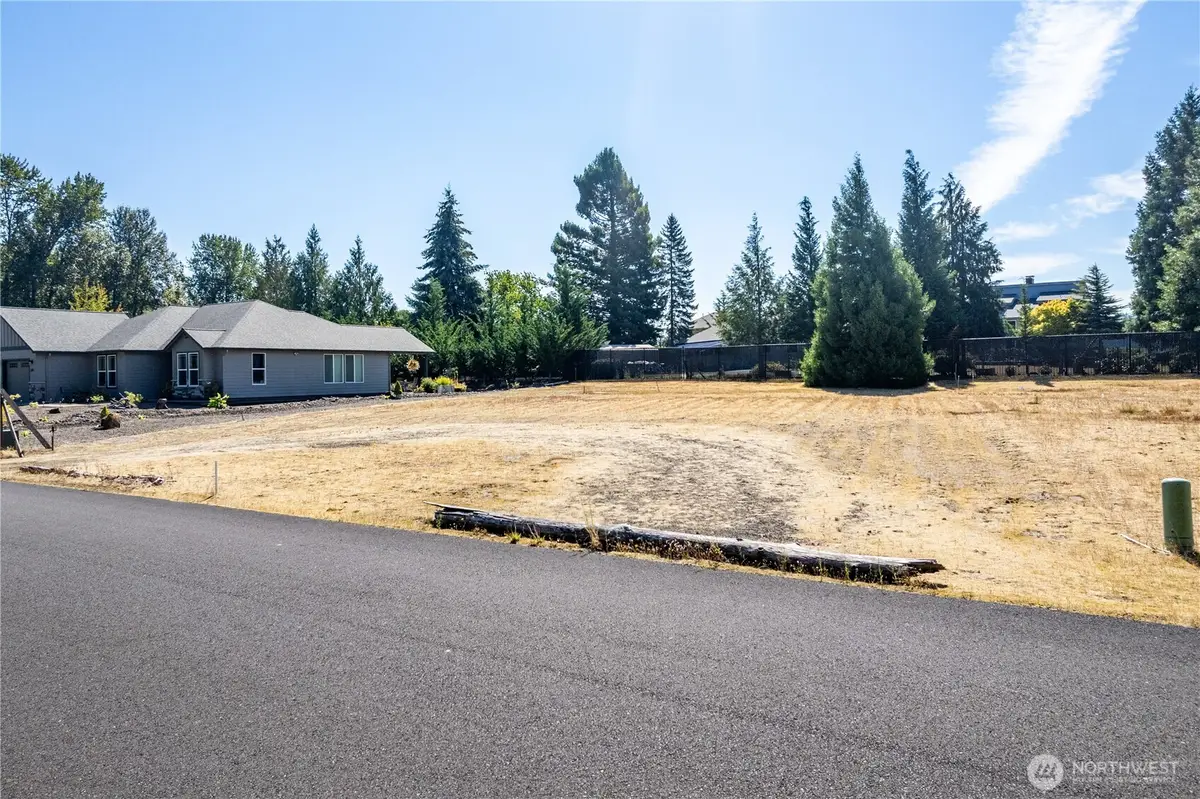 211 Columbia Point Road, Longview, WA 98632 - #1