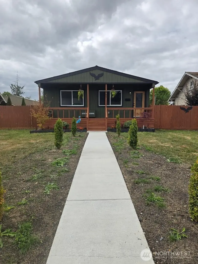 557 SW Pacific Avenue, Chehalis, WA 98532 - #2