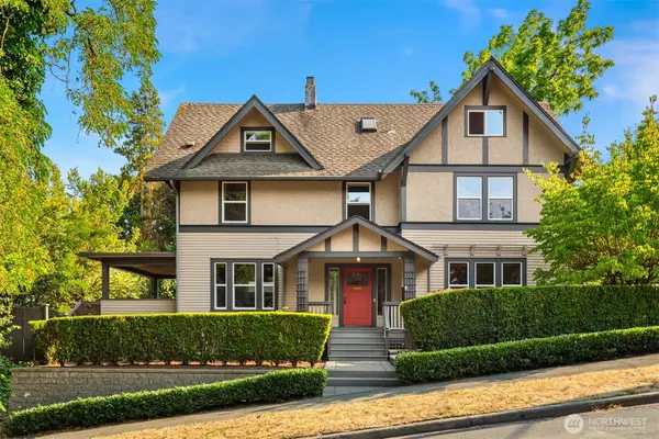 2215 E Aloha Street, Seattle, WA 98112