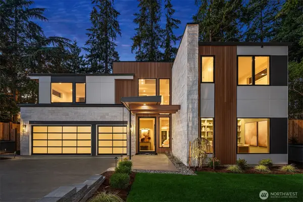 9030 NE 21st Place, Clyde Hill, WA 98004