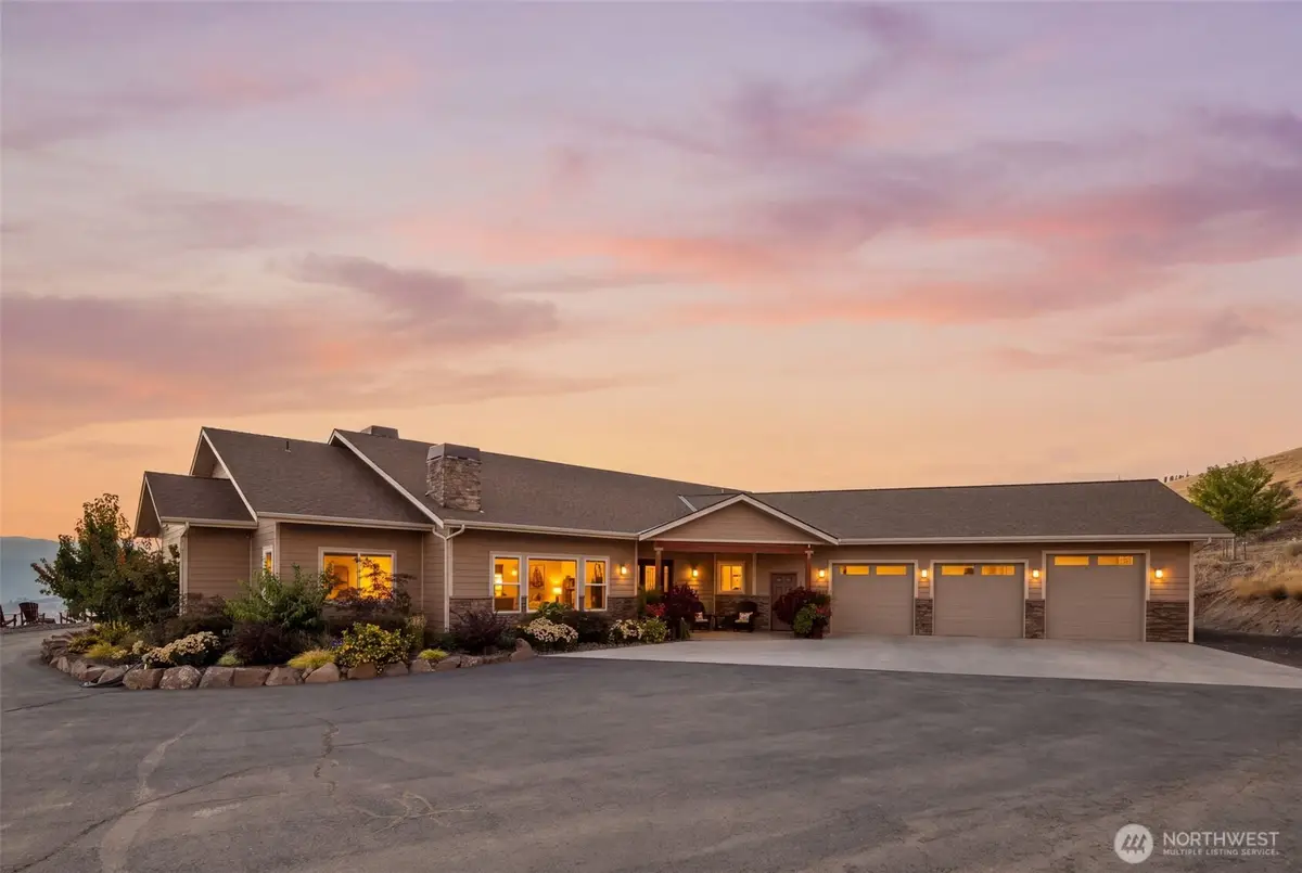 25 Sageland Road, East Wenatchee, WA 98802 - #1