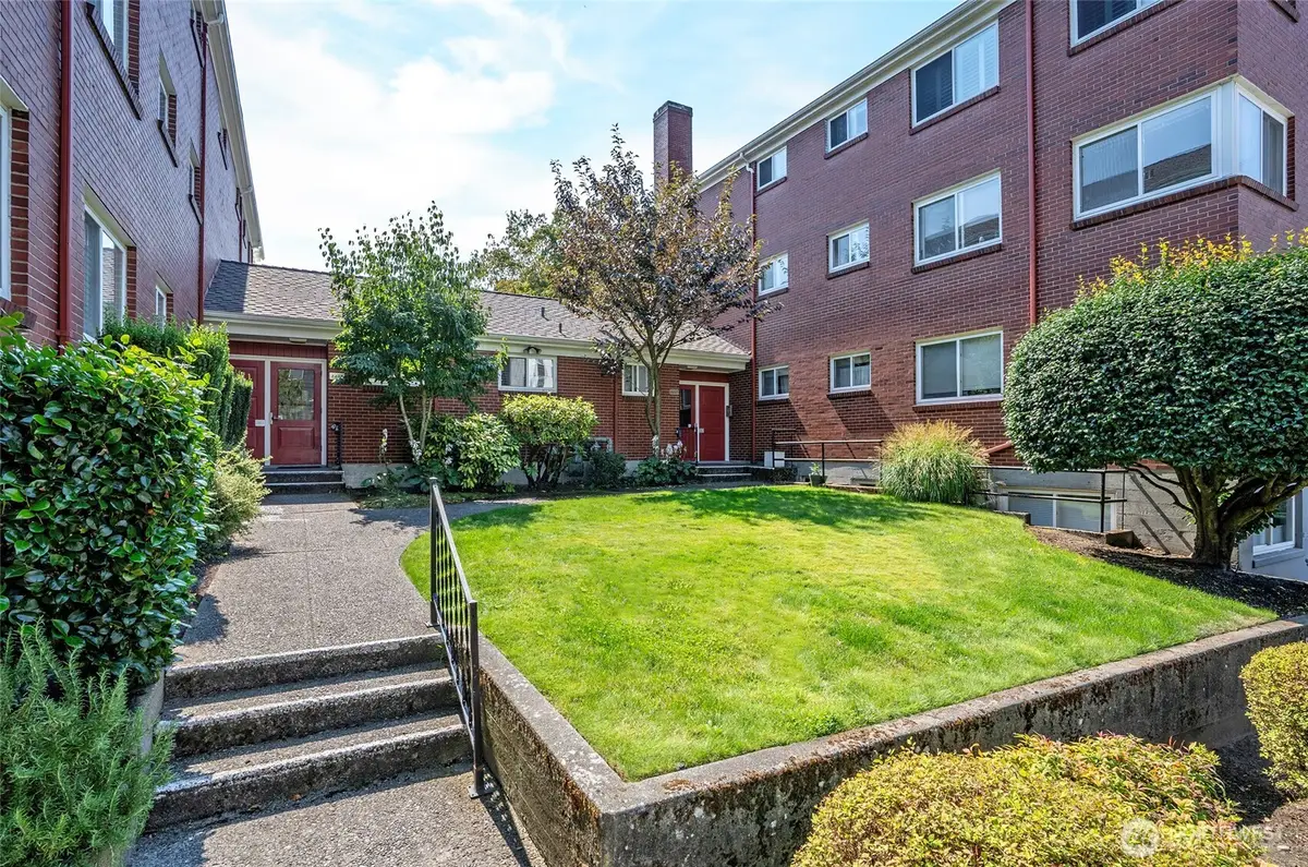 4405 SW Alaska Street #304, Seattle, WA 98116 - #1