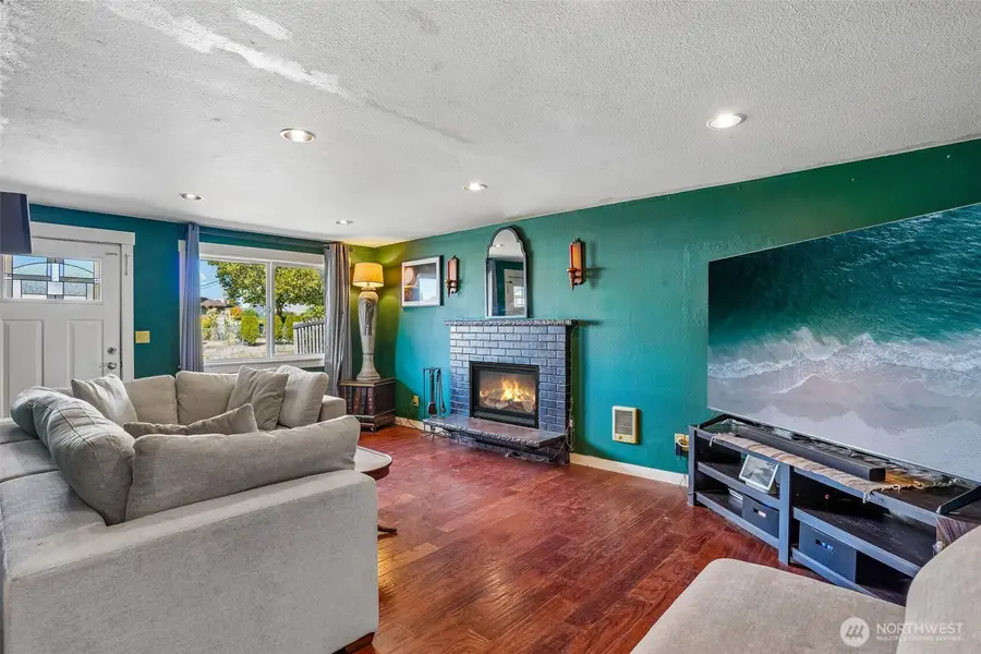 1006 S 72nd Street, Tacoma, WA 98408 - #2