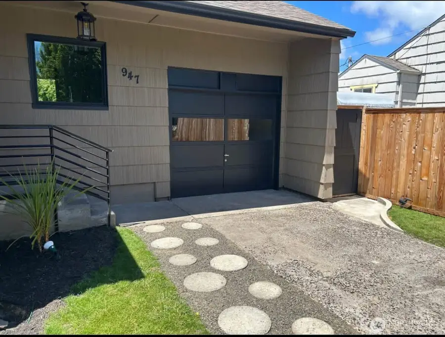 947 20th Avenue, Longview, WA 98632 - #2