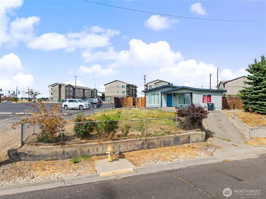 912 W Loop Drive Ne, Moses Lake, WA 98837 - #3