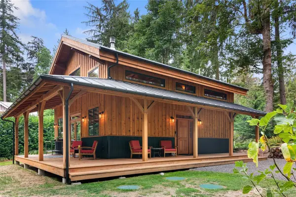 9923 NE Seaview Avenue, Indianola, WA 98342
