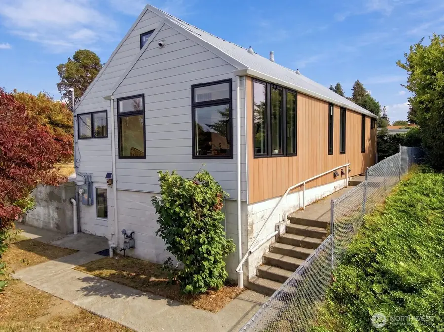 10246 11th Avenue Sw, Seattle, WA 98146 - #3