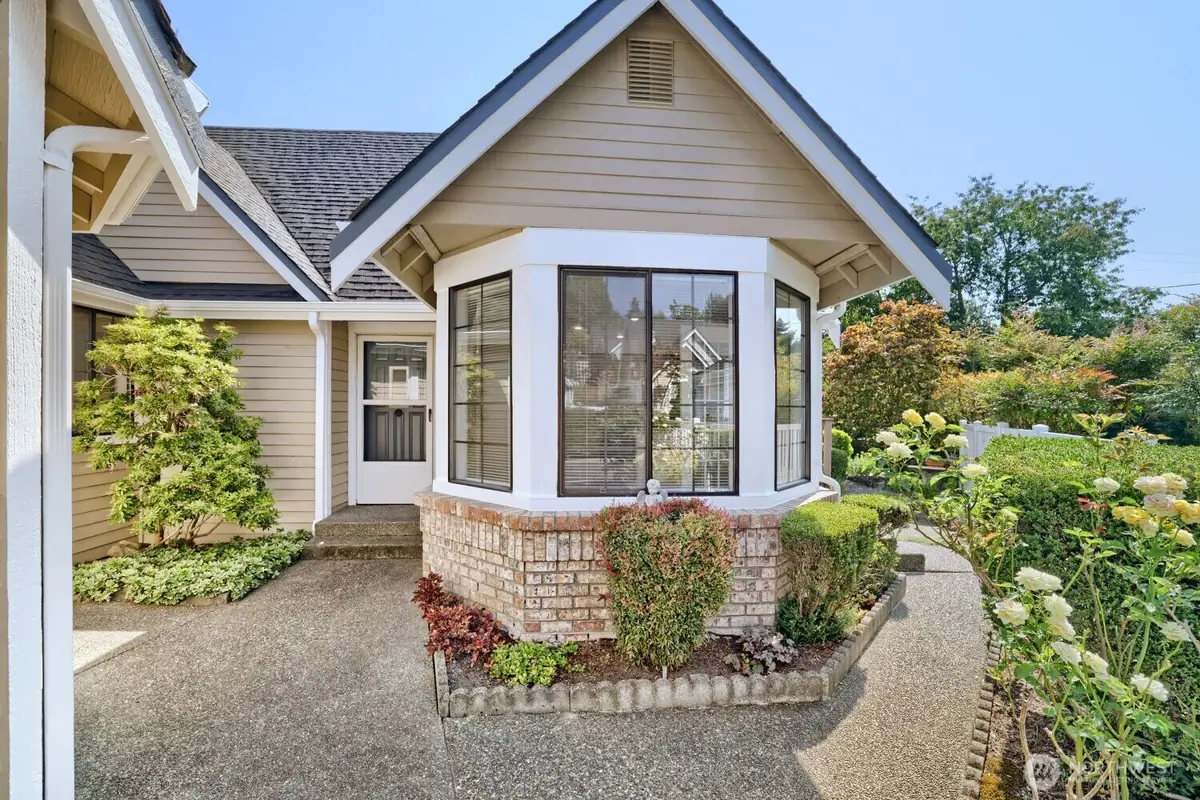 10063 Wallingford Avenue N, Seattle, WA 98133 - #1