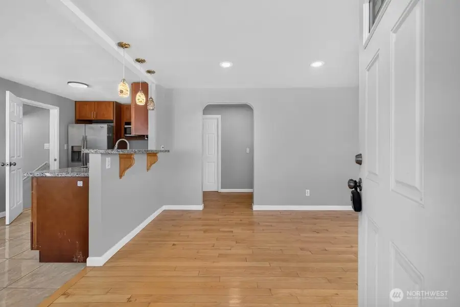 5561 23rd Avenue S, Seattle, WA 98108 - #3