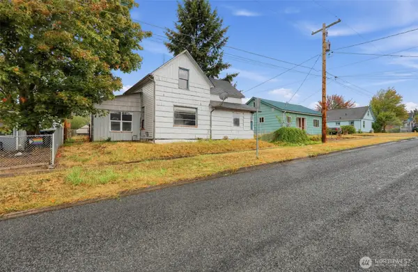 842 NW New York Avenue, Chehalis, WA 98532