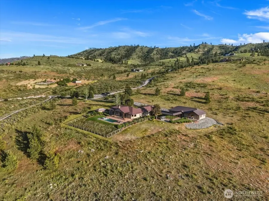 825 Hawks Meadow Road, Chelan, WA 98816 - #2