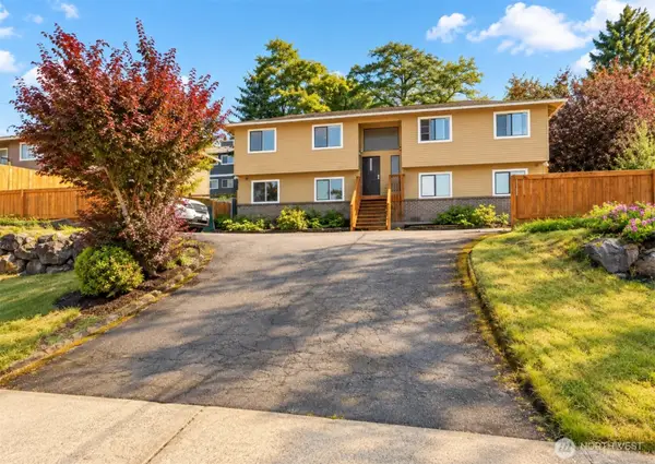 21614 29th Avenue S, Des Moines, WA 98198