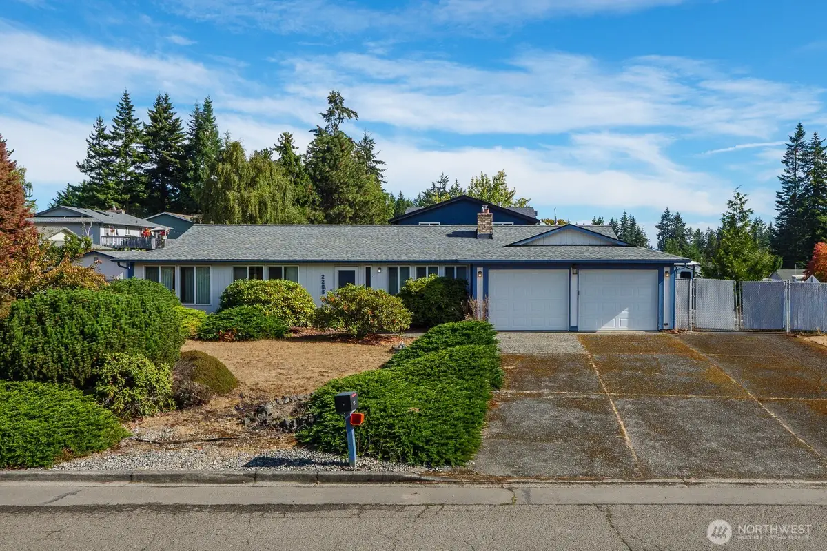 2205 W 14th St, Port Angeles, WA 98363 - #1