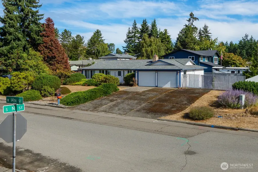 2205 W 14th St, Port Angeles, WA 98363 - #2