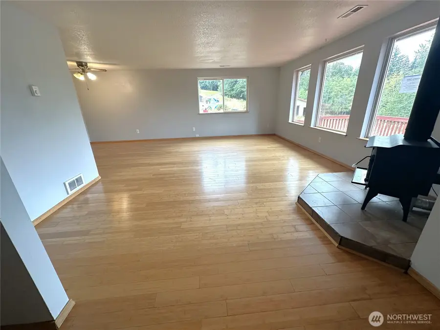 208 Vogel Road, Castle Rock, WA 98611 - #2