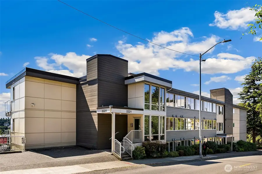 2221 Gilman Drive W #303, Seattle, WA 98119 - #2