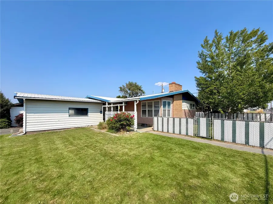 1241 S Skyline Drive, Moses Lake, WA 98837 - #2