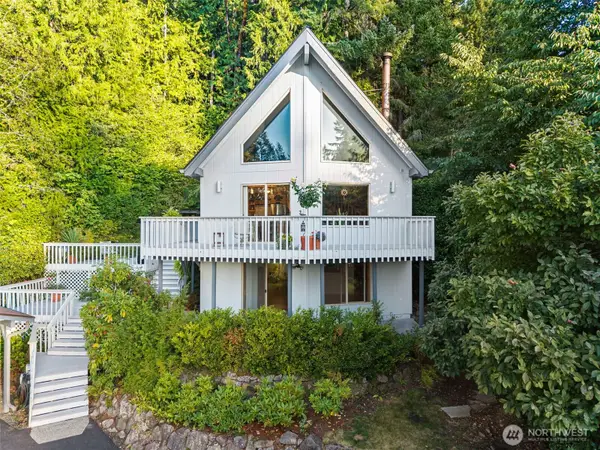 61 E Twanoh Tides Drive, Belfair, WA 98528