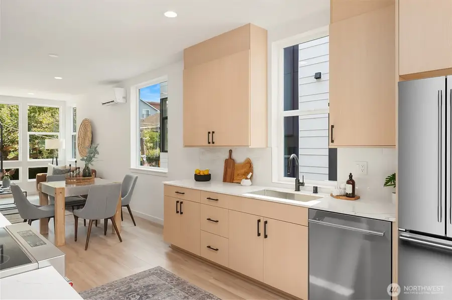 727 15th Avenue #C, Seattle, WA 98122 - #2