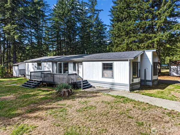 1561 NE Toonerville Drive, Belfair, WA 98528
