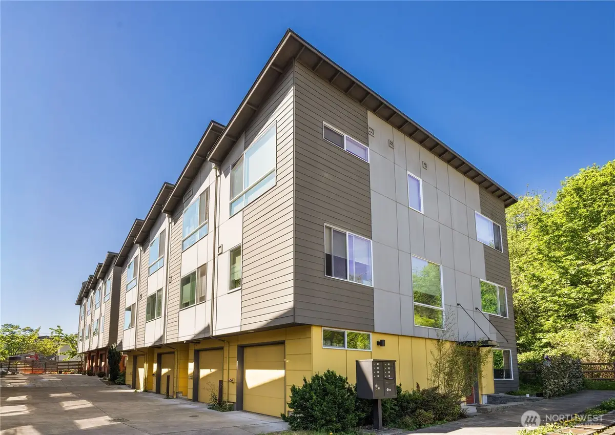 2705 S Charlestown Street, Seattle, WA 98108 - #1