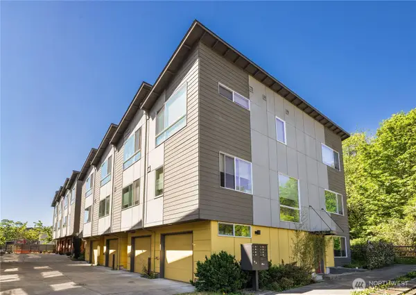 2705 S Charlestown Street, Seattle, WA 98108