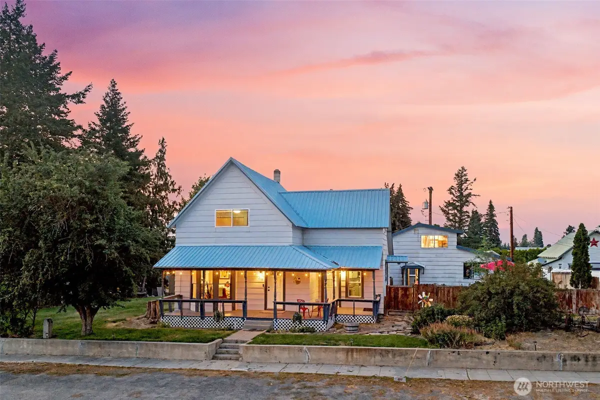 211 E Birch St, Waterville, WA 98858 - #1