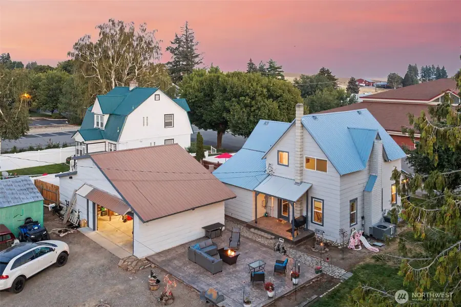 211 E Birch St, Waterville, WA 98858 - #3