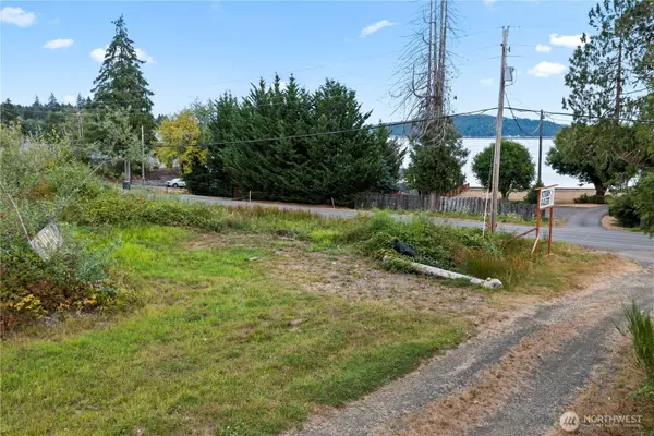 21431 N Us Hwy 101, Hoodsport, WA 98548