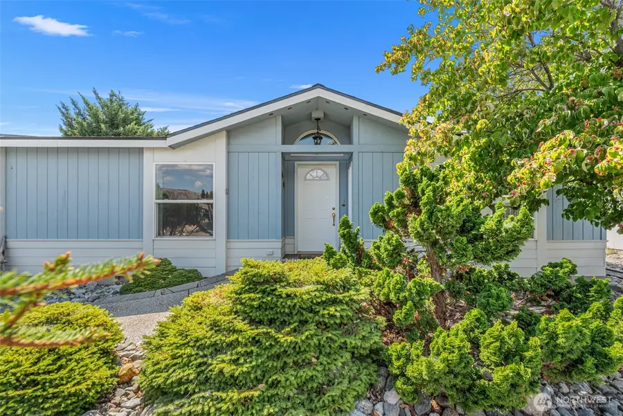 944 Sunrise Drive, Manson, WA 98831 - #2