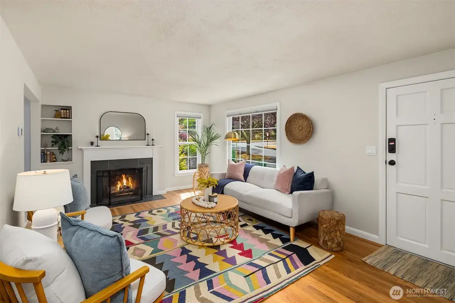 6052 37th Ave Sw, Seattle, WA 98126 - #2