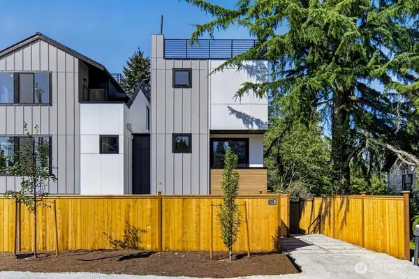 1218 NE 100th Street, Seattle, WA 98102