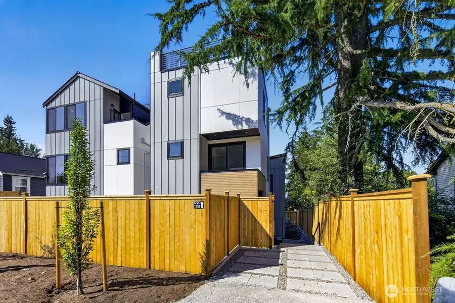 1218 NE 100th Street, Seattle, WA 98102 - #3