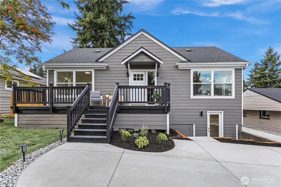 618 N 125th Street, Seattle, WA 98133 - #3