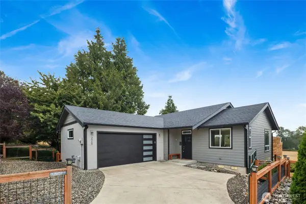 2068 Bakerscape Court, Ferndale, WA 98248