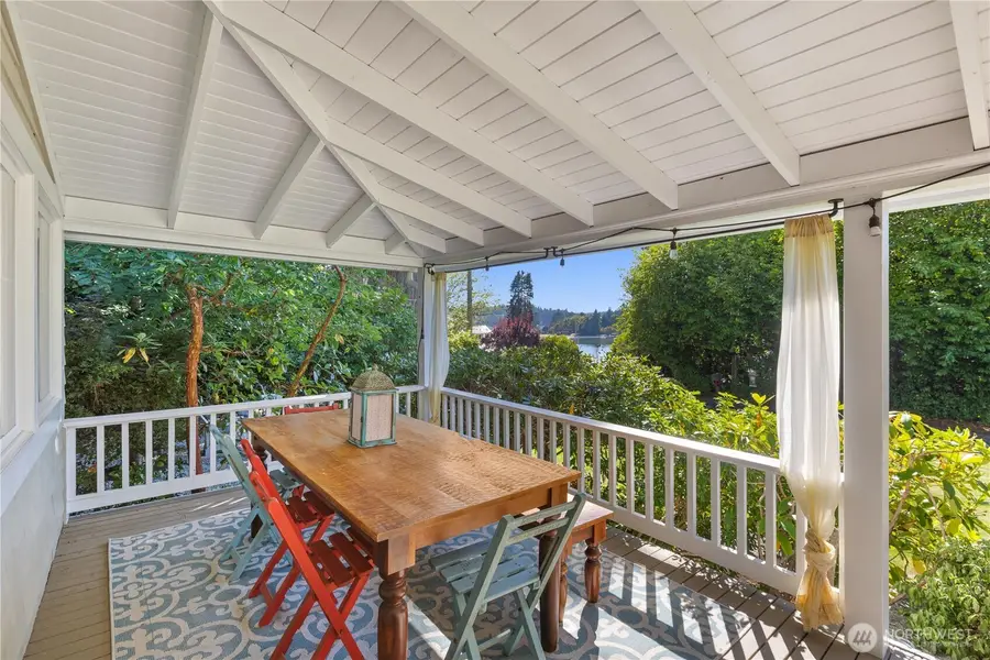 9376 Endicott Street Ne, Bainbridge Island, WA 98110 - #3