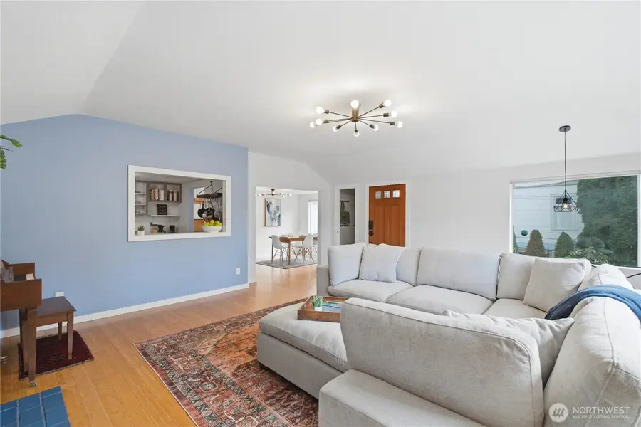 8012 25th Avenue Nw, Seattle, WA 98117 - #3