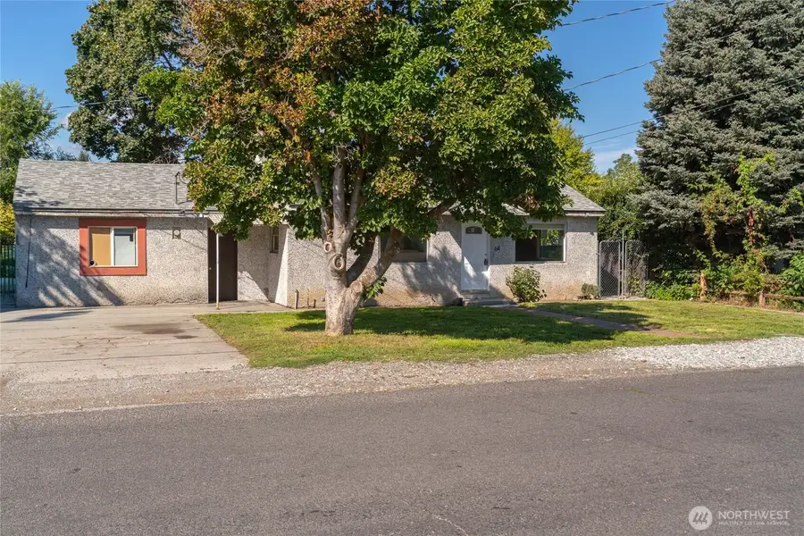 64 N James Avenue, East Wenatchee, WA 98802 - #2