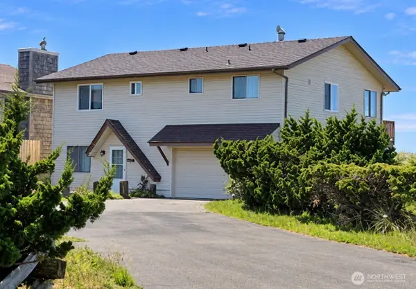 34309 G St, Ocean Park, WA 98640