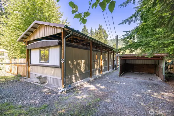 8372 Juniper Lane, Maple Falls, WA 98266