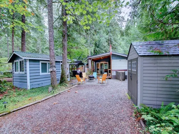 184 Fireside Lodge Circle, Deming, WA 98244