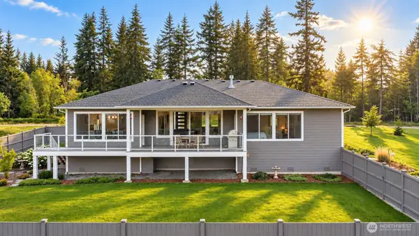 1409 Village Heights Place, Camano Island, WA 98282