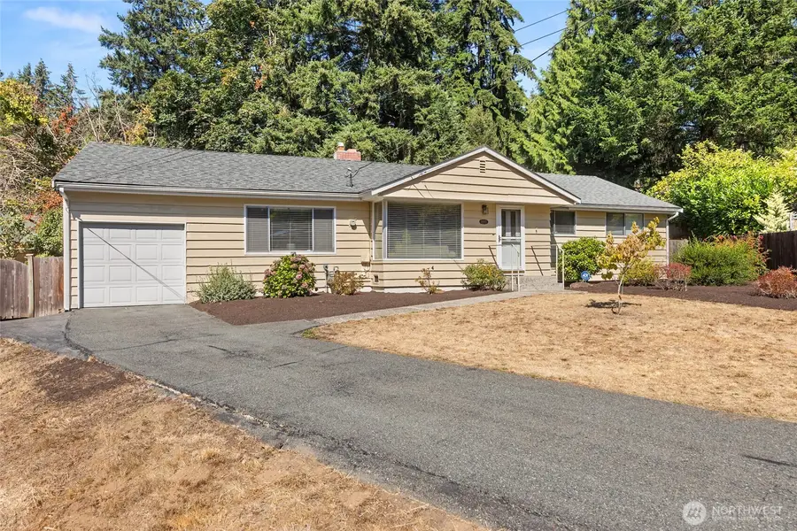 18521 36th Place Ne, Lake Forest Park, WA 98155 - #2