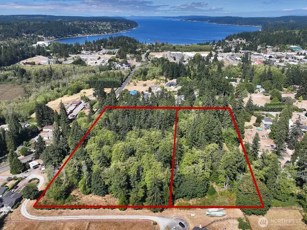 1 Scenic Avenue #1, Freeland, WA 98249