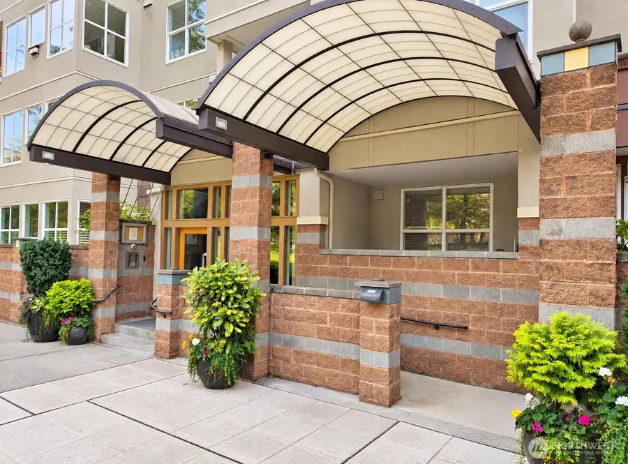10045 NE 1st Street #124, Bellevue, WA 98004 - #2