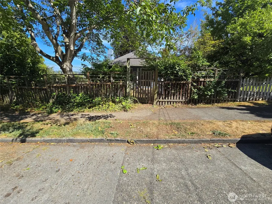 3456 23rd Avenue W, Seattle, WA 98199 - #3