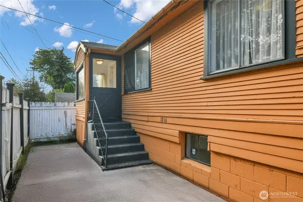 1216 N 103rd Street, Seattle, WA 98133