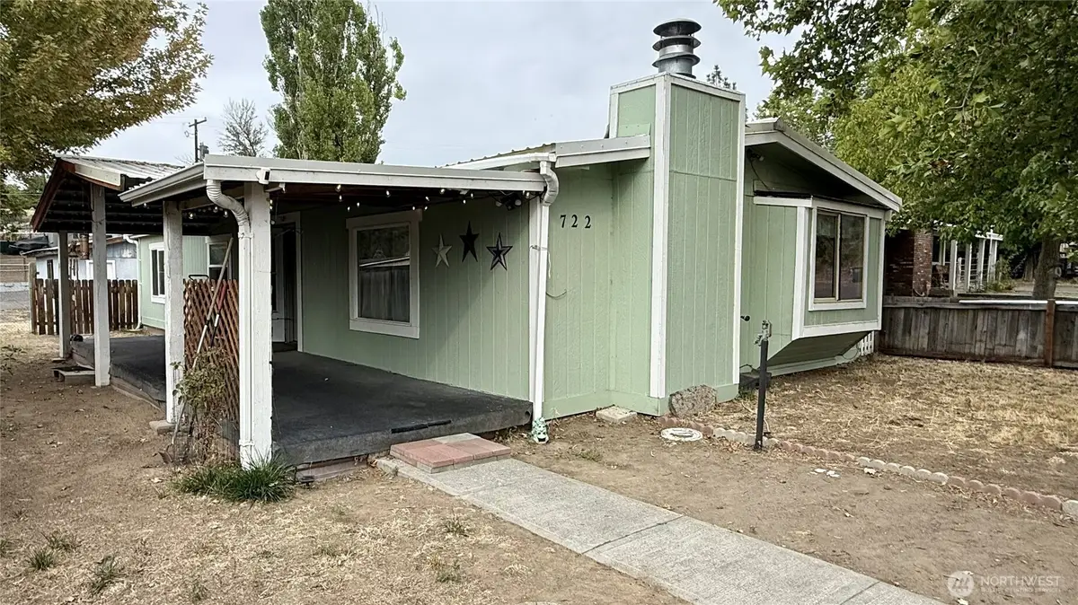 722 NE 2nd, Soap Lake, WA 98851 - #1